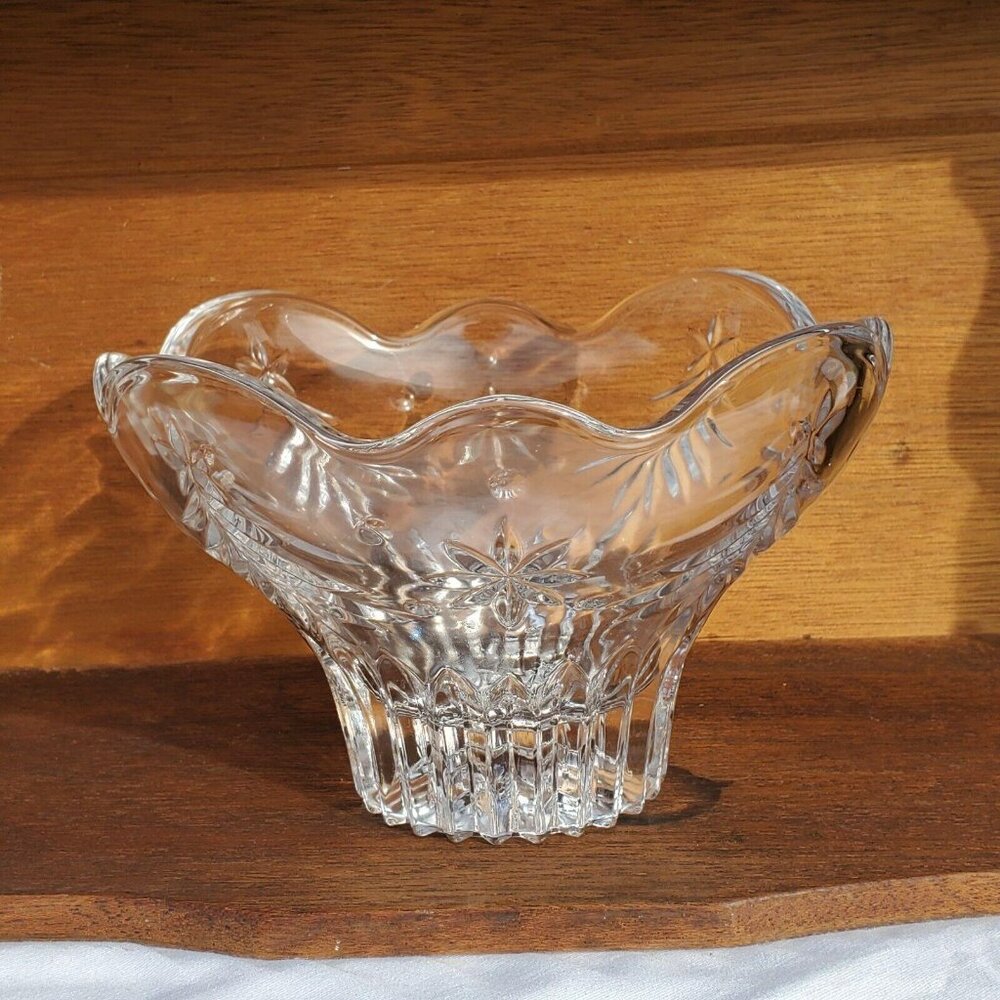 Mikasa Christmas Night Bowl 6" Crystal Celebration star & holiday tree - Picture 9 of 10
